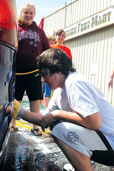 Kid wash: Ronan Honor Pass fundraiser gets everyone wet