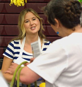 &lt;p&gt;&lt;strong&gt;Registered Dietitian Mackenzie Stark served free bright green health drinks.&lt;/strong&gt;&lt;/p&gt;&lt;p&gt;&lt;strong&gt;&#160;&lt;/strong&gt;&lt;/p&gt;