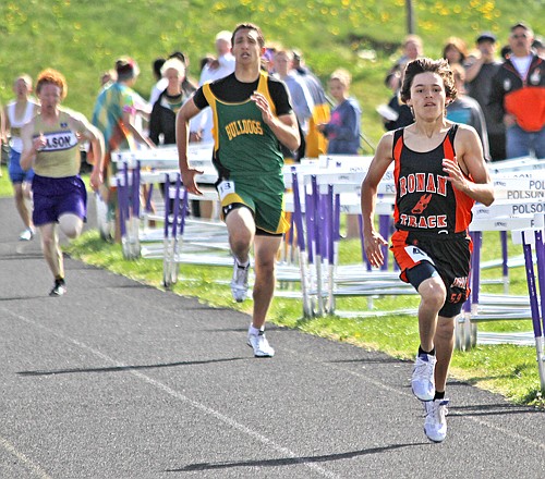 Paden Alexander took third for the Chiefs in the 1,600 meter race.