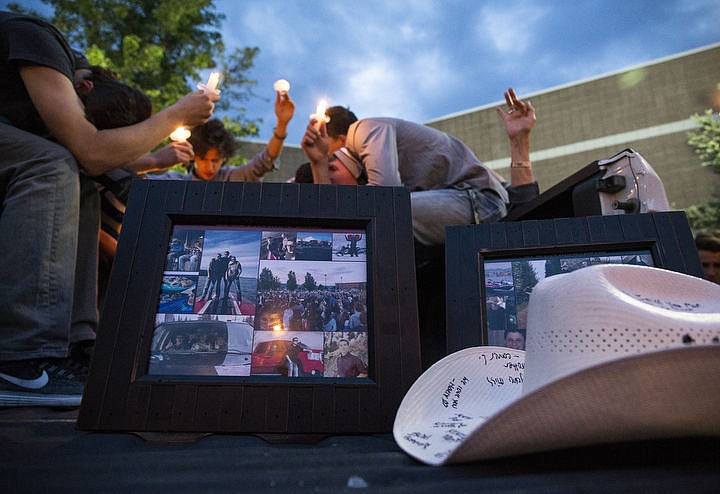 &lt;p&gt;LOREN BENOIT/Press Memories of Leo C. Neal live on as his close friends raise their candles in remembrance on May 25, 2016.&lt;/p&gt;