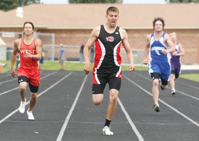 Reiley Winebrenner takes home first place in the 400 at Divisionals. He has a great chance for a first-place trophy at state as well.