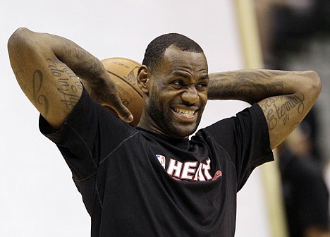 &lt;p&gt;Miamis LeBron James stretches during a practice session for Game 4 of the NBA Finals Monday in Dallas. The Heat lead the Dallas Mavericks 2-1 in the series.&lt;/p&gt;