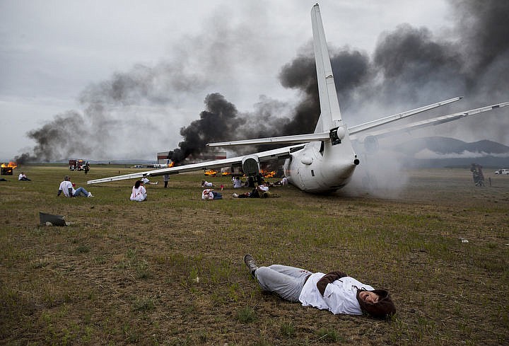 &lt;p&gt;LOREN BENOIT/Press As part of the Cascadia Rising training scenario, more than 70 first responders participated in a training exercise for a two-plane crash on Friday, June 10, 2016 at the Coeur d'Alene Airport. To make the scenario realistic, 24 volunteers acted as victims of the crash, and first responders had to assess and treat the victims on-scene as they would in a real crash. To purchase photo, please visit cdapress.com/photos&lt;/p&gt;