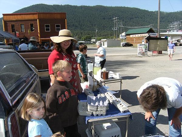 First annual farmer's market kicks off in Superior