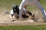 Twins rallies fall short against Mavs