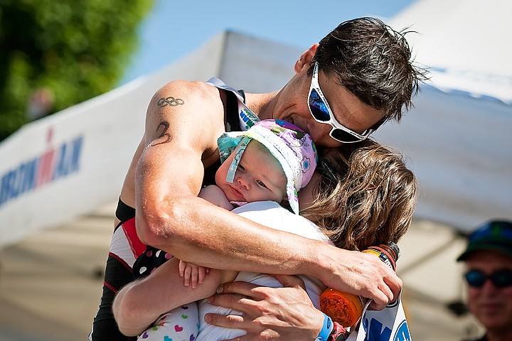 &lt;p&gt;SHAWN GUST/Press The 2010 Ford Ironman champion, Andy Potts, hugs his wife Lisa and three-month-old daughter Sloan following Sunday's victory.&lt;/p&gt;