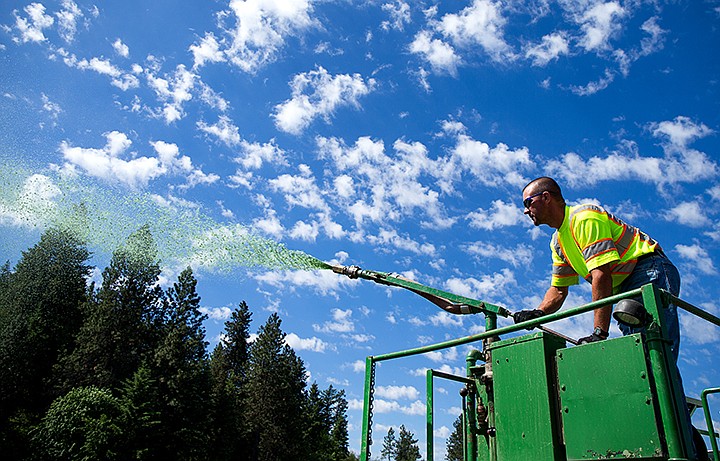 &lt;p&gt;TESS FREEMAN/Press&lt;/p&gt;&lt;p&gt;Aaron Grangaard, Construction Manager of CDF Landscape&#160;Professionals Inc., uses the last of the first tank of hydroseed at McEuen Park on Friday morning.&lt;/p&gt;