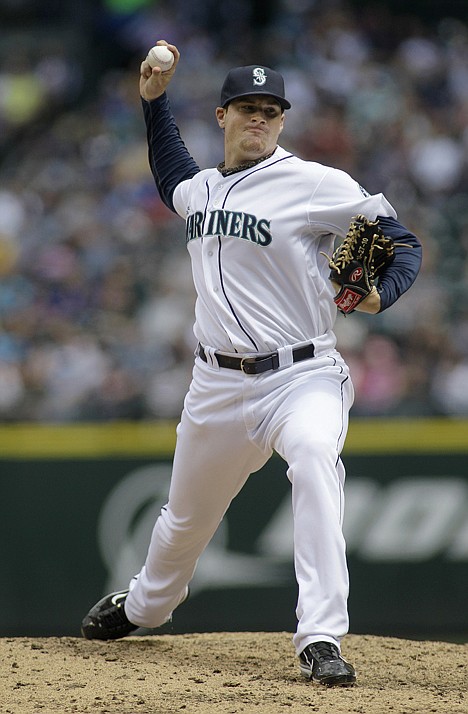 &lt;p&gt;Blake Beavan picked up the win in his major league debut as the Seattle Mariners beat the San Diego Padres 3-1 on Sunday in Seattle.&lt;/p&gt;