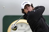 McIlroy rips through defenseless Old Course