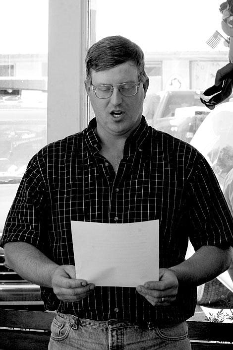 Jason Shueh/Valley Press Randy Woods addresses a crowd at Hot Springs City Hall after he was announced the new Mayor of Hot Springs.