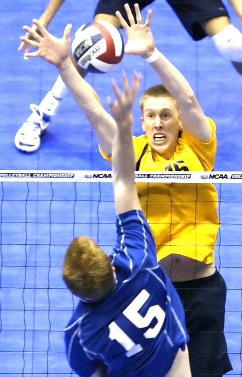 &lt;p&gt;UC Irvine's David Smith, right, blocks a shot from IPFW's Josh Stewart during the NCAA men's volleyball final Saturday, May 5, 2007, in Columbus, Ohio. (AP Photo/Jay LaPrete)&lt;/p&gt;