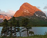Climber dies from fall near Grinnell Point