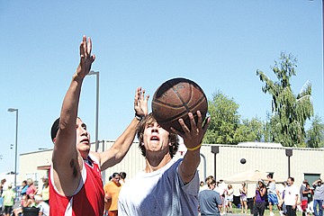 &lt;p class=&quot;p1&quot;&gt;U Gonna Learn&#146;s Trae Burland lays in a basket in the team&#146;s Men&#146;s Open matchup with the X Men on Saturday.&lt;/p&gt;