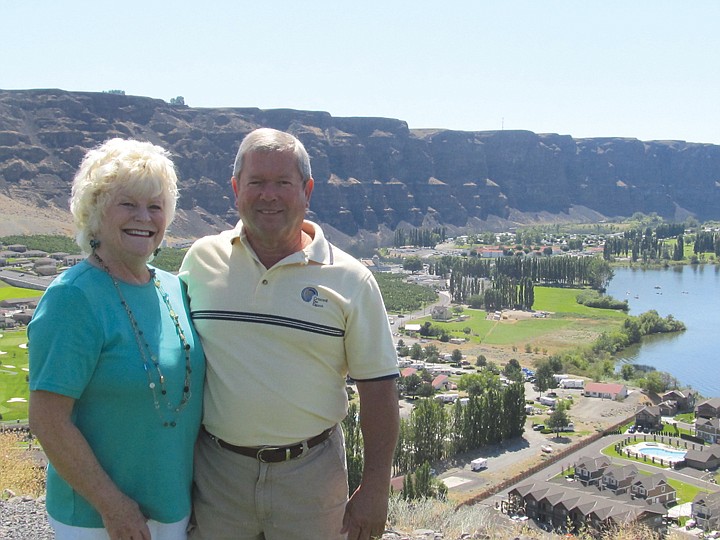 You are struck by a view of the Columbia River, the Gorge and
Crescent and West Bars immediately upon entering the Nicholson
home. The front entrance leads to a spacious living room for which
the far wall looks like a movie screen.