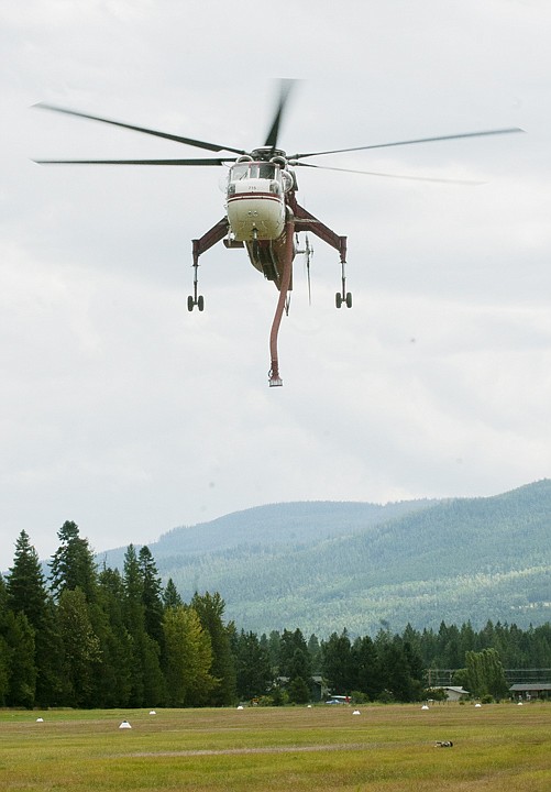 &lt;p&gt;A Sikorsky CH-54B Tarhe lands at Ferndale Airfield to be
refueled Monday afternoon. The Tarhe is capable of holding up to
2,000 gallons of water.&lt;/p&gt;