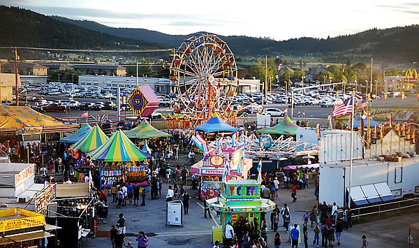 &lt;p&gt;The carnival grounds are pictured above from the top of the
grandstands Thursday evening.&lt;/p&gt;