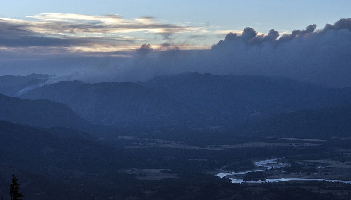 &lt;p&gt;&lt;strong&gt;A long plume&lt;/strong&gt; of smoke spreads from the Copper King Fire at 8:30 p.m. Sunday as viewed from the lookout at Pat&#146;s Knob near Plains. The fire expanded Sunday to 6,908 acres; the smoke reached the Flathead Valley, particularly the Flathead Lake area. (Trip Burns/Clark Fork Valley Press)&lt;/p&gt;