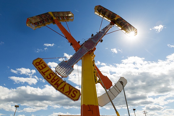 &lt;p&gt;SHAWN GUST/Press Large cabins of fairgoers pass each other in mid air as the Skymaster rotates over the fairgrounds.&lt;/p&gt;