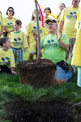 &lt;p&gt;Landscape architect Stan Griswold demonstrated the proper way to plant a tree Saturday during a day of service hosted by the church of Jesus Christ of Latter Day Saints at Majestic Park in Rathdrum.&lt;/p&gt;