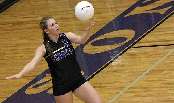 &lt;p&gt;Heidi Rausch gets ready to serve the ball.&lt;/p&gt;