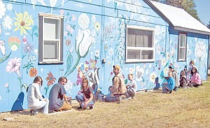 <p>Students of Gayle Paden and Todd Berget participated in the mural project at a home just off Plummer Road. The students and their grades are, from left, Nicole Davis, 12; Ryan McKee, 12; Aliveyonna Reed, 6; Mason Risteau, 12, Nathaniel Price, 6; Adam LaFont, 5; Josh Massey, 11; Phyllis Lemon, 5; Ashley Witz, 11 and Ryan Thom, 11. Central School students were paired with LES students in the project.</p>