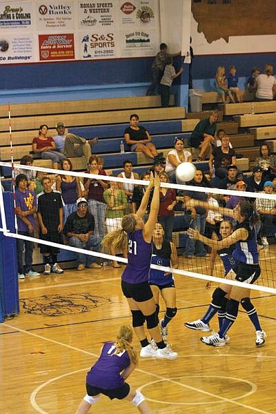 Mission volleyball goes 8-0 in pool play; takes second