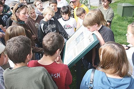 Nick Ianniello/Mineral Independent Montana&#146;s First Lady Nancy Schweitzer talks with a group of students.