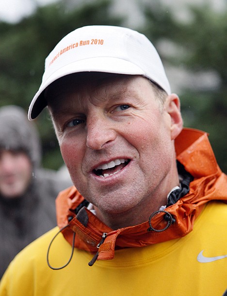 &lt;p&gt;Mike Ehredt, of Hope, talks to reporters after completing his 4,425-mile coast-to-coast run Friday, in Rockland, Maine.&lt;/p&gt;