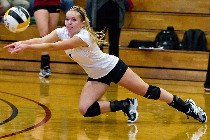 &lt;p&gt;North Idaho College's Kyona Hunt lunges for a ball just out of reach during Saturday's game against the College of Southern Idaho.&lt;/p&gt;