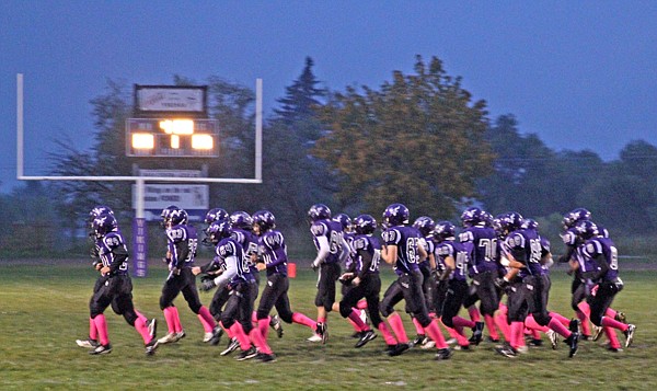 &lt;p&gt;The Vikings head to the sidelines during their matchup against
Noxon last Friday.&lt;/p&gt;