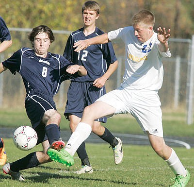 &lt;p&gt;Valley Christian's Thomas Campbell, left, and junior midfielder Ryan Nagle struggle for control Oct. 17.&lt;/p&gt;