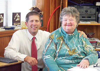 &lt;p&gt;Libby Elementary School Principal Ron Goodman, left, and retiring teacher Jan Kendall.&lt;/p&gt;