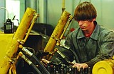 Auto class gives students taste of the 'real world'