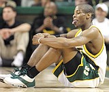 SuperSonics 113, Spurs 94