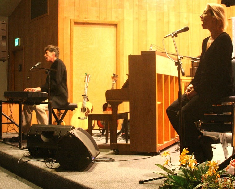<p>Colin Ross and Mig O'Hara perform at the Parkside Baptist Church
in Superior.</p>