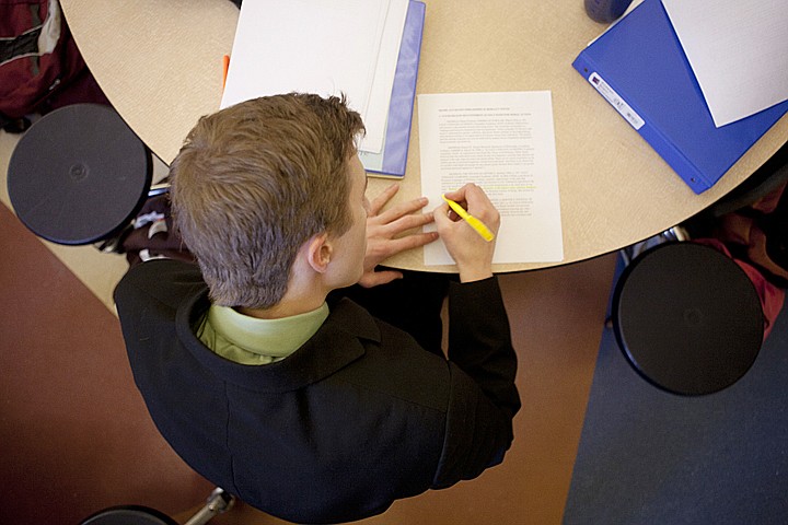 &lt;p&gt;&#160;Patrick Cote/Daily Inter Lake&lt;/p&gt;&lt;p&gt;Debate prep&lt;/p&gt;&lt;p&gt;Glacier High School senior Elliott VanAllen goes over his notes
with a highlighter in preparation for a debate round Friday in the
Kalispell Western Regional Speech and Debate Tournament. The
tournament was conducted at both Glacier and Flathead high schools
Friday and Saturday. VanAllen took fifth place in the varsity
Lincoln-Douglas debate.&lt;/p&gt;