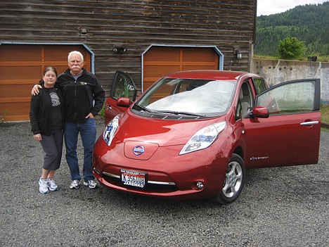 &lt;p&gt;Benjamin Theard and his wife Nikki with their Nissan Leaf after purchasing the 100 percent electric vehicle in June 2012.&lt;/p&gt;