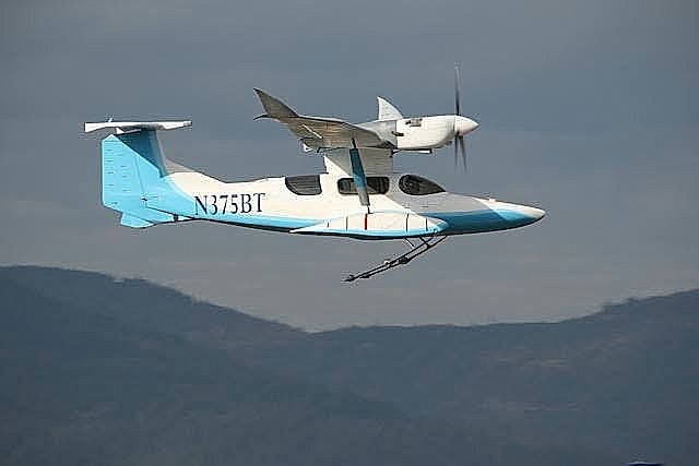 Burt Rutan&#146;s new SkiGull flies for first time