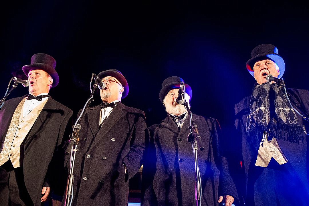 &lt;p&gt;The Coeur d'Alene Resort Carolers sing traditional Christmas carols to tens of thousands on The Resort's front lawn on Friday at The Coeur d'Alene Resort Holiday Light Show.&lt;/p&gt;