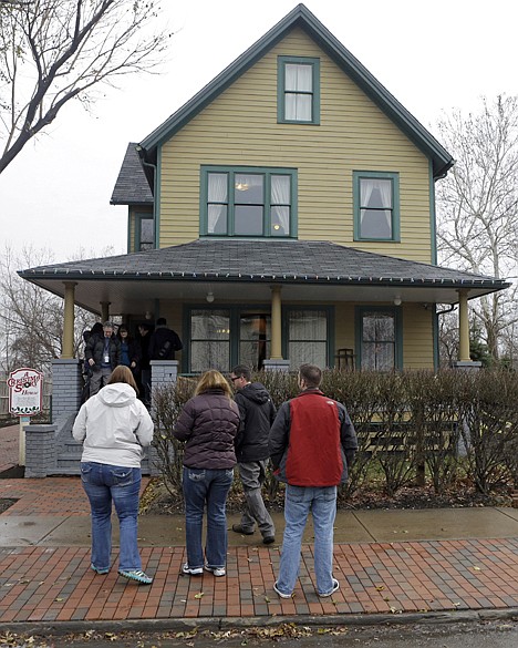 &lt;p&gt;In this Nov. 21, photo, visitors wait to tour the house in Cleveland where much of the 1983 movie &quot;A Christmas Story&quot; was filmed.&lt;/p&gt;