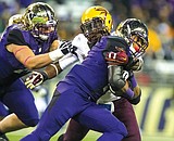 Mariners send Saunders to Blue Jays for Happ