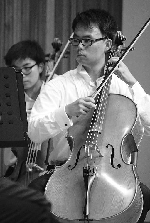 <p class="p1">Amos Chon, cello</p>