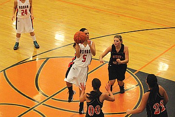 &lt;p class=&quot;p1&quot;&gt;Ashleigh Lynch goes up for a hook shot on Saturday against Eureka. She scored 12 points in the game for the Maidens.&lt;/p&gt;