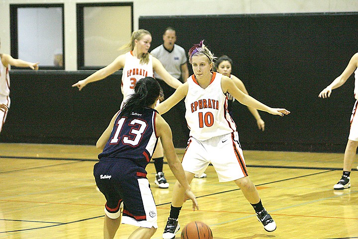 Kelsey Yenney (10) of the Ephrata Lady Tigers defended and scored 16 points but it wasn't enough in last night's loss to Ellensburg.