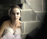 Portman makes spectacular transformation in 'Black Swan'