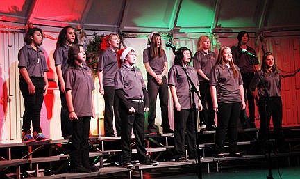 1225_C_Ronan_Choir02.jpg