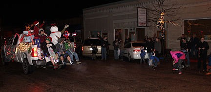 1225_C_Ronan_Parade02.jpg