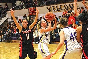 &lt;p class=&quot;p1&quot;&gt;&lt;span class=&quot;s1&quot;&gt;Mackenzie Banner puts up a shot in the paint.&lt;/span&gt;&lt;/p&gt;