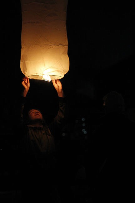 1225_C_Lanterns_Ronan07.jpg