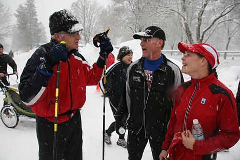 &lt;p&gt;Kent Eggleston talks to Vern and Kari Newby at the 2009 Hangover Handicap.&lt;/p&gt;